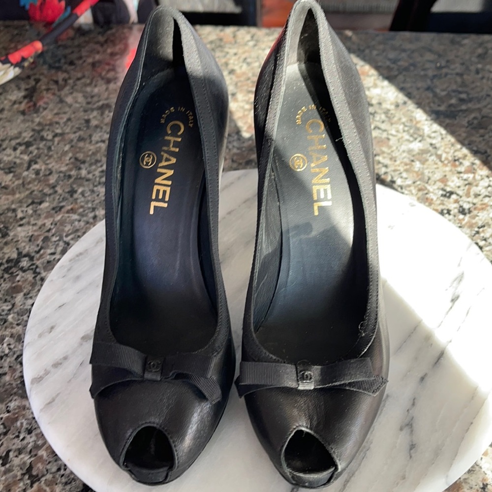 Chanel size 37 1/2 black heels